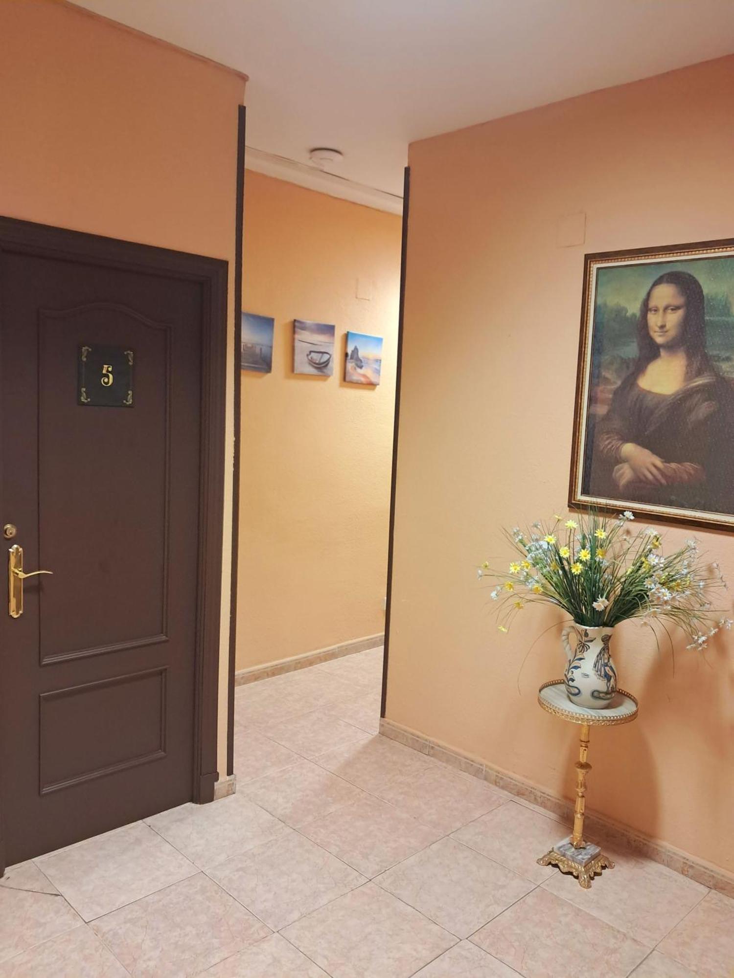 Hostal Dona Maria Valdemoro Exterior foto